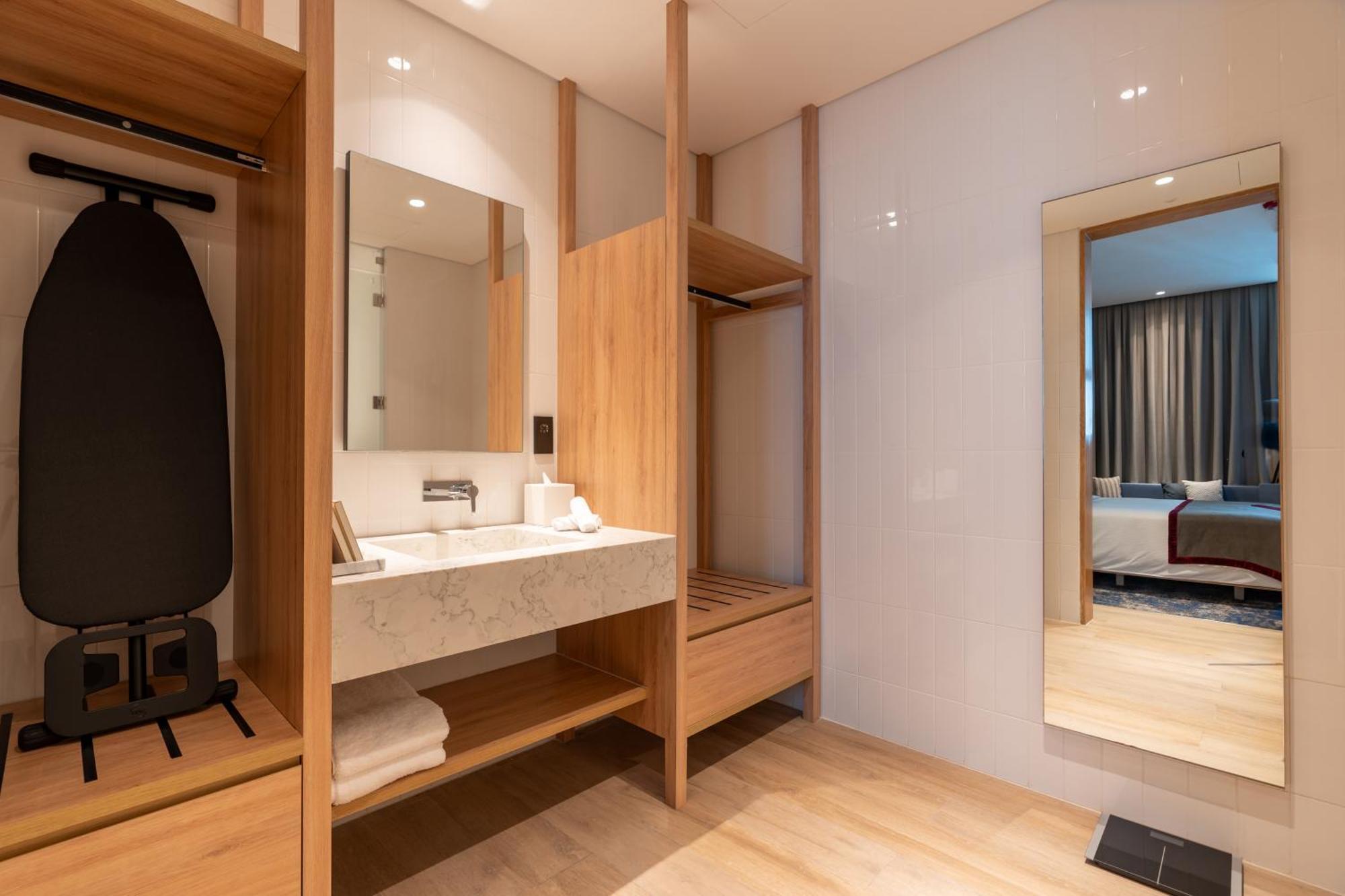 West Walk Retaj Hotel Al Rayyan Eksteriør billede