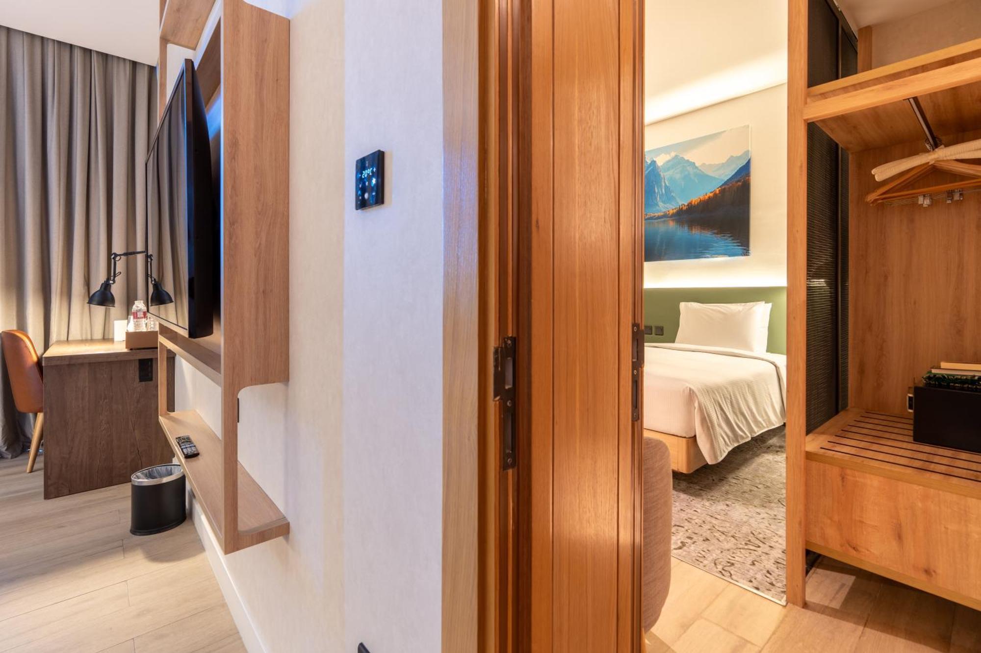 West Walk Retaj Hotel Al Rayyan Eksteriør billede